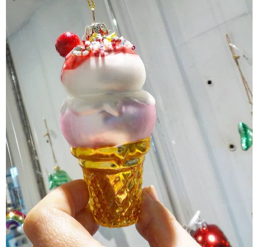 קישוט חג המולד בצורת גביע גלידה לתליה - FESTIVE ORNAMENT ICE CREAM