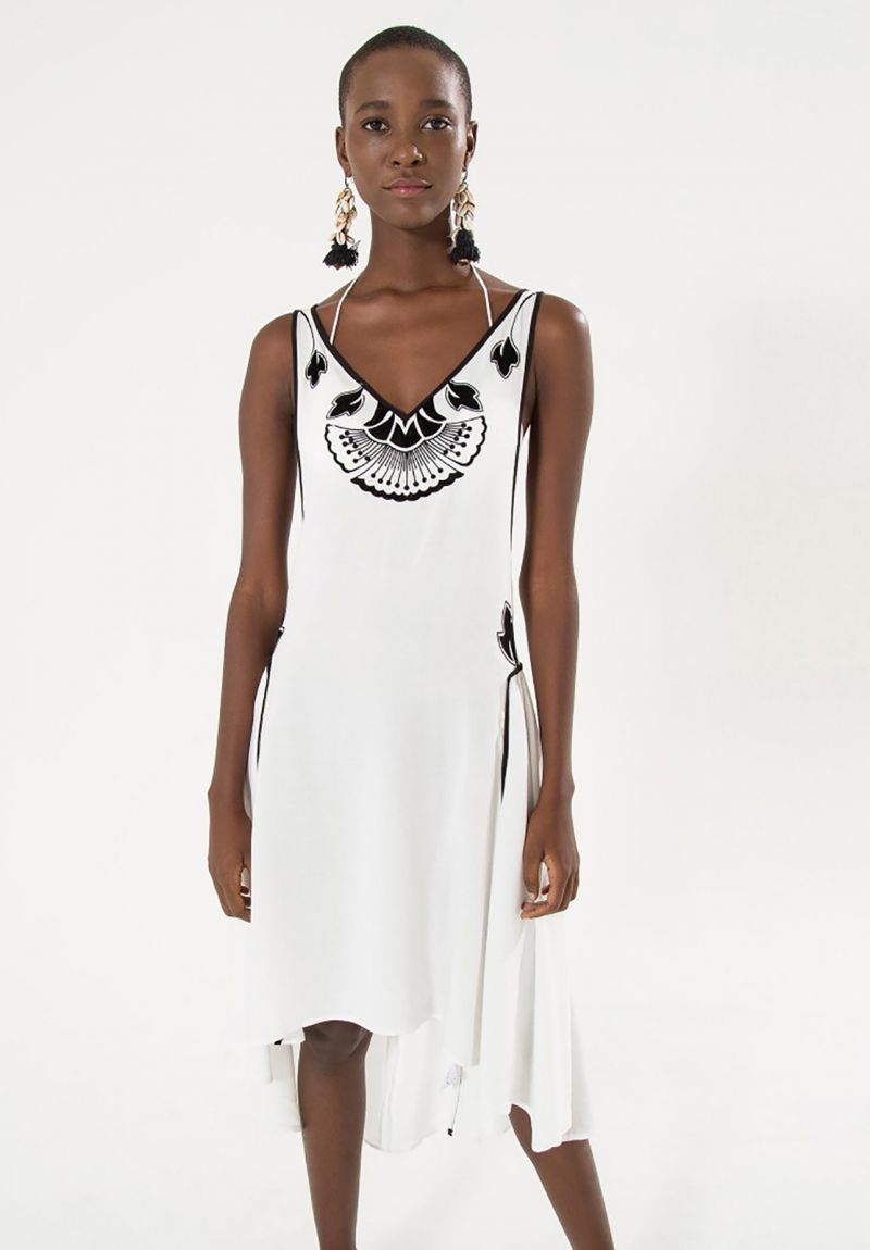 White beach dress with black motives - VESTIDO BORDADO FLOCADO