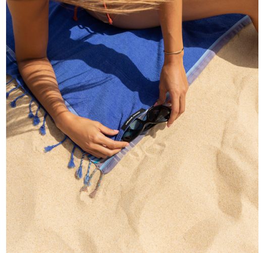 Dwustronny granatowy ręcznik plażowy - pareo - KIKOY VINCENT
