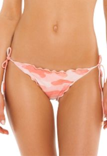 Ozdobne figi scrunch do bikini w jasnoróżowe moro - BOTTOM RIPPLE CAMU