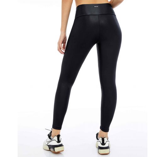 LEGGING COURO COM RECORTE REBATIDOS PRETO