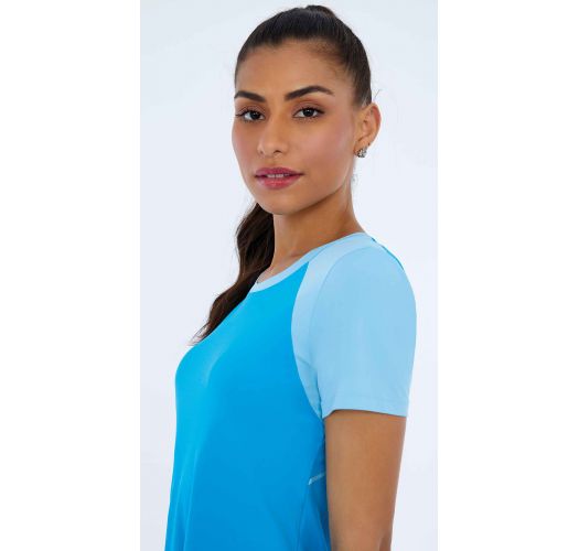 T-SHIRT SKIN FIT RECORTES SPORT AZUL VIVID