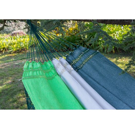 Green jacquard cotton hammock with macrame edges 4,1M x 1,6M - MARAGOGI VERDE