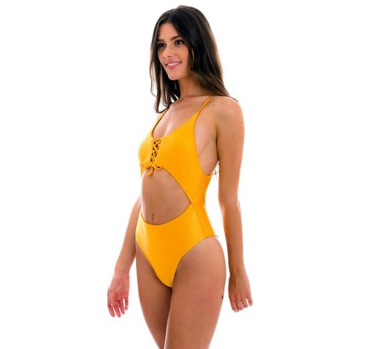 Textured yellow Brazilian one-piece swimsuit with belly cutout - EDEN-PEQUI IVY STRAP