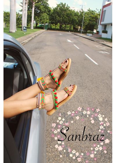Håndlavede Sandaler Med Og Pomponer - Sanbraz -