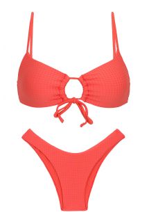 Wytłaczane, teksturowane koralowo-rżowe wysoko wycięte bikini - SET DOTS-TABATA MILA HIGH-LEG